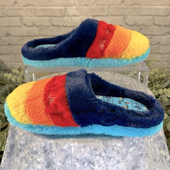 ALDI Holiday Gear Multicolor Stripe Faux Fur Slippers WMS 5/6❄️Like New - Picture 5 of 8